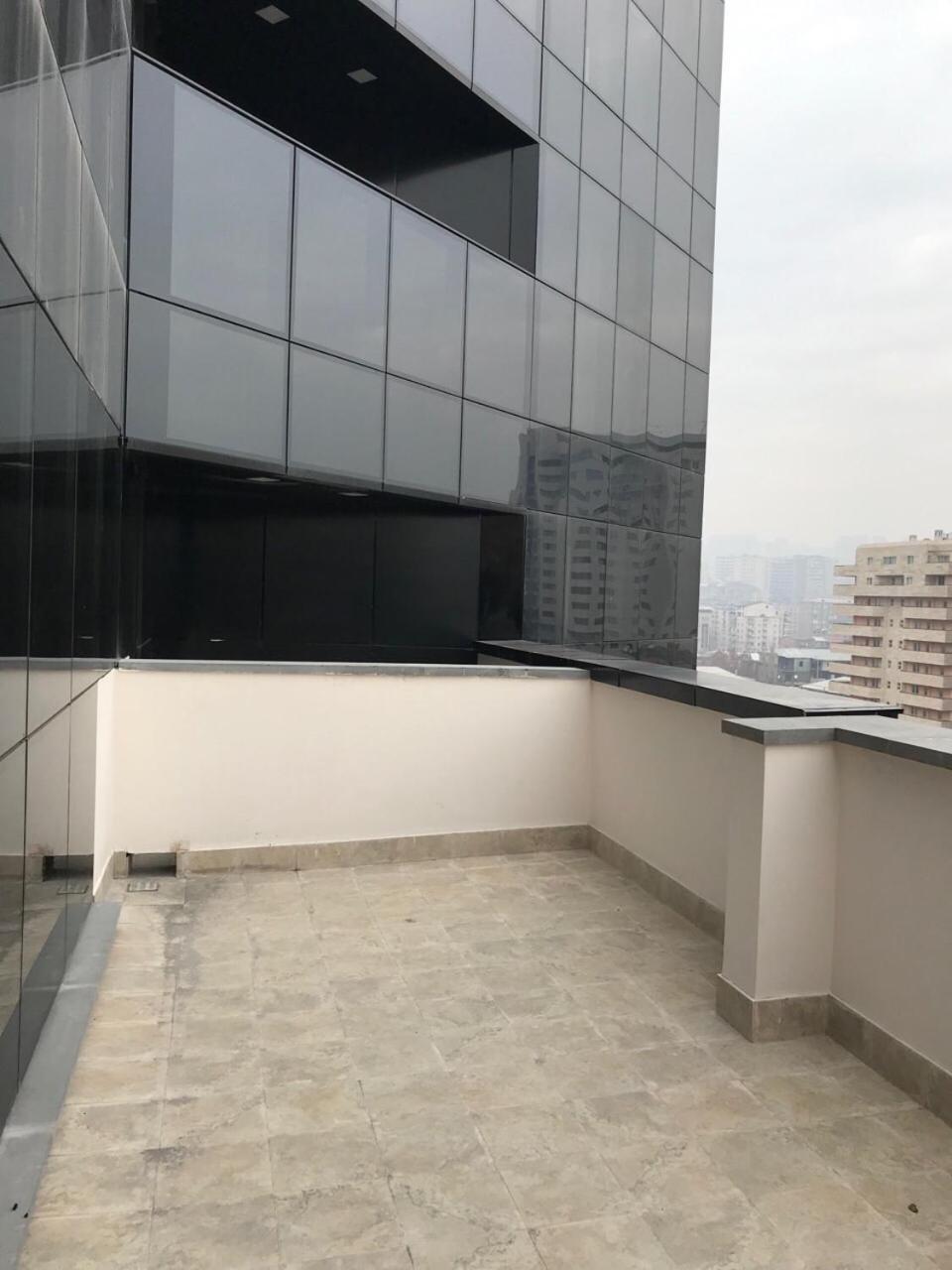 Wonderful Apartment In Republic Square, City Center 耶烈万 外观 照片
